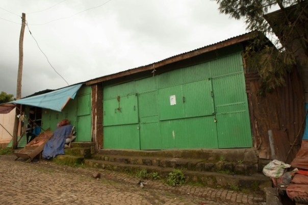 closed shops in Burayu town, about ten kilometres from Addis Ababa in Oromia regional state.Most traders have closed their shops and called for a general strike against the repression of anti-government movement that affects the Oromo region.